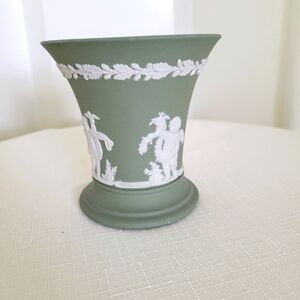WEDGEWOOD, Green Vessel